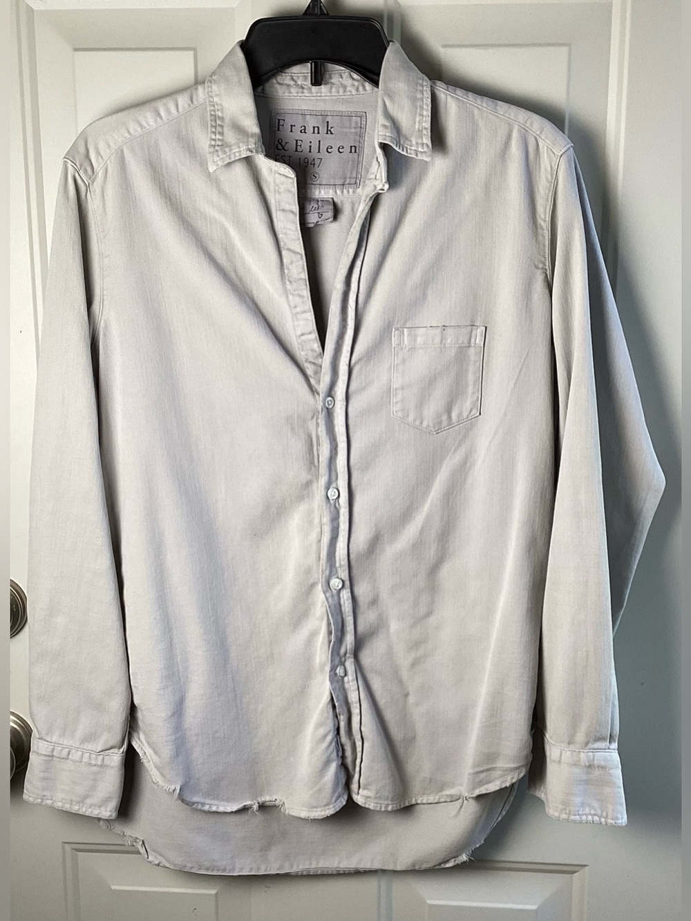 Frank & Eileen Light Gray Casual Button-Down Shirt